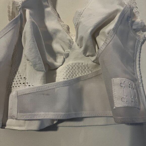 Post-Surgical Comfort Bra Medium White Lace Support Front Hook - Picture 4 of 5